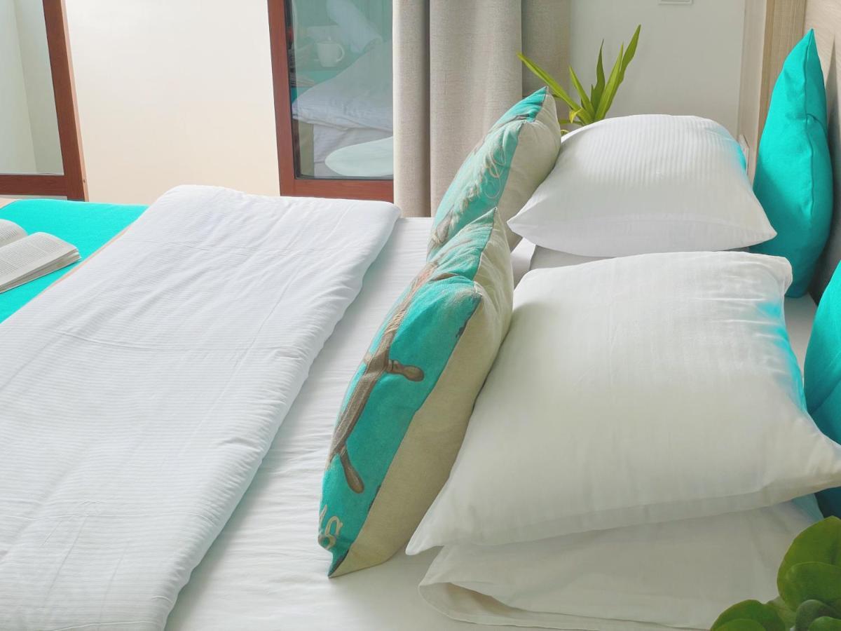 Aquzz Hotel & Spa - Maldives Maafushi Exterior foto